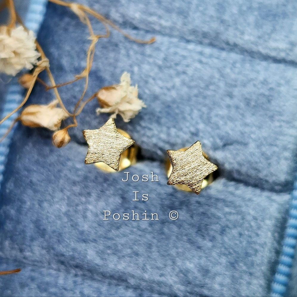 Textured star stud earrings in sterling silver